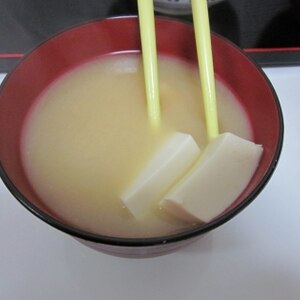 熱中症対策に有効な 豆腐のお味噌汁（大葉添え）